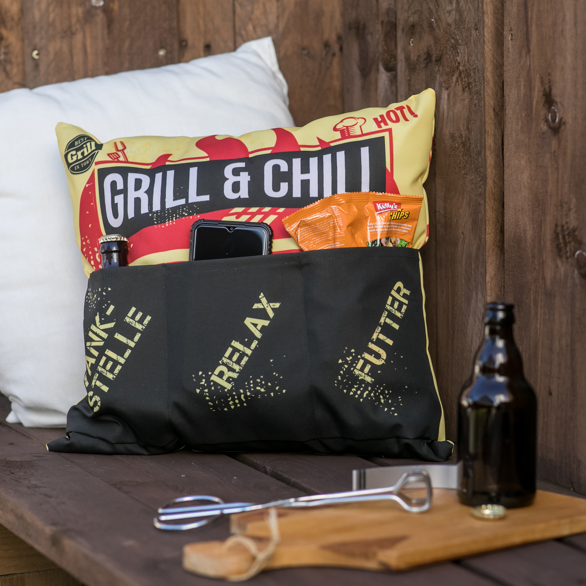 Sofahelden Outdoor Grill & Chill mit Taschen und Deko