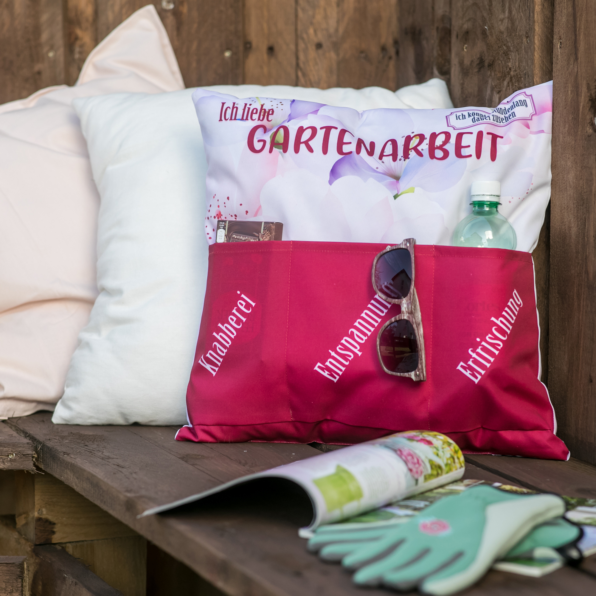 Sofahelden Outdoor Ich liebe Gartenarbeit mit Taschen und Deko
